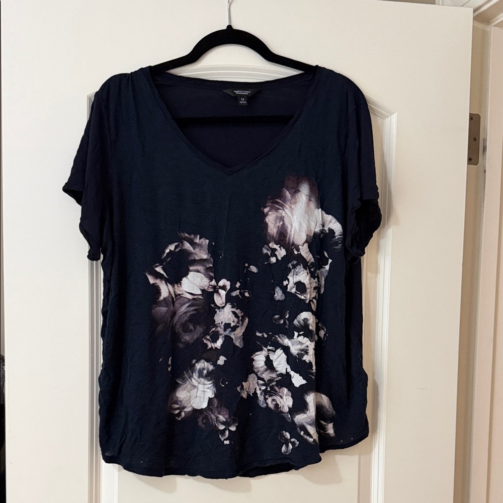 Simply Vera Vera Wang Navy Floral Short Sleeve Top